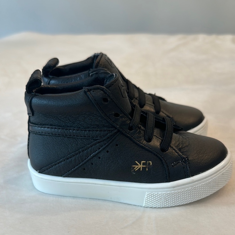 Freshly Picked Black and White High-Top Sneakers, sz 6 (little kid)
